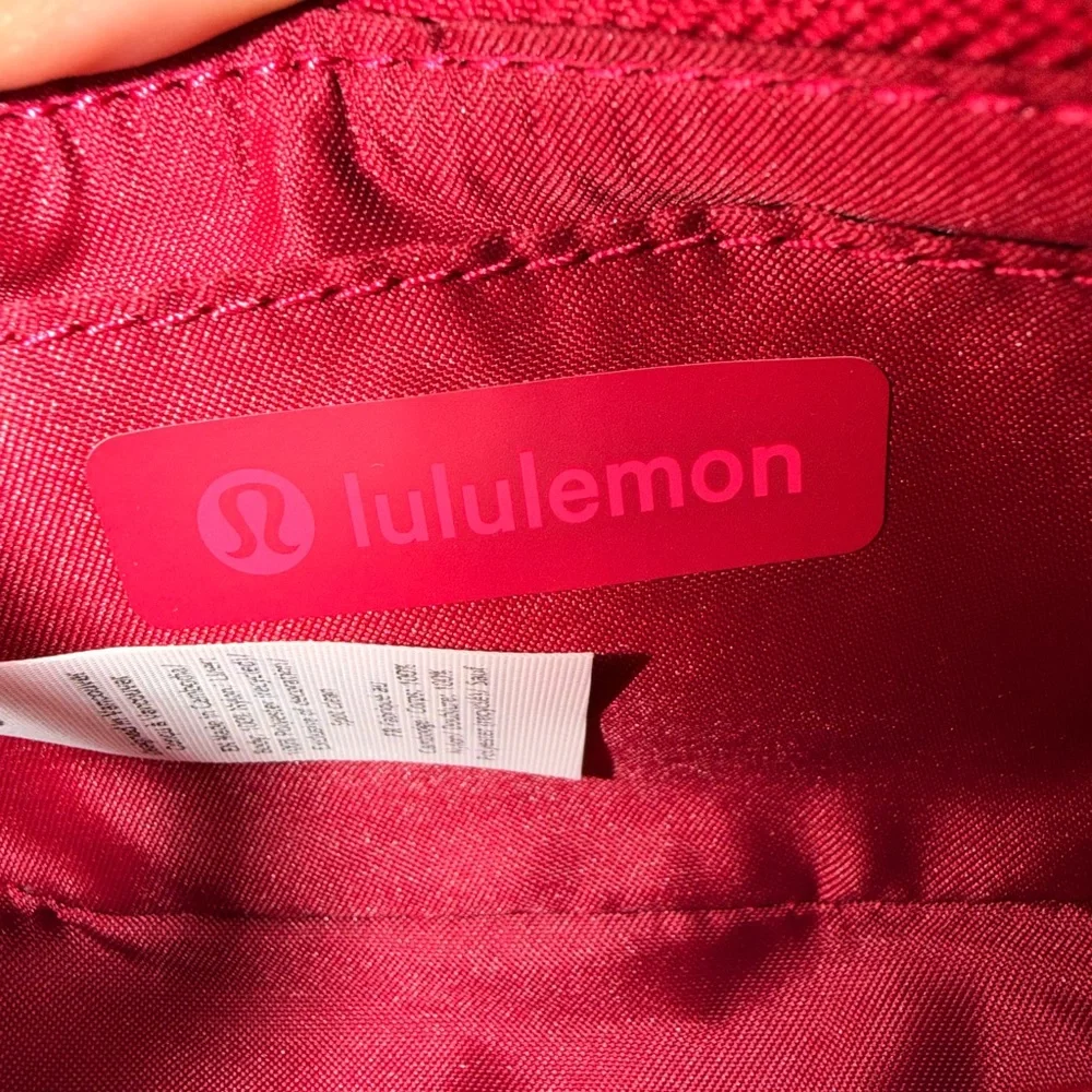 lululemon athletica Mini Bag with Gold Chain Berry Rumble - Picture 5 of 7